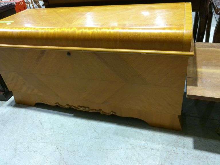 604 – vintage Lane art deco, waterfall cedar blanket chest with a curved lid and flame mahogany vene