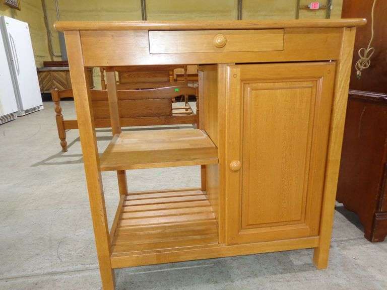 655- Wooden kitchen island 36" by 24" by 36" in good condition