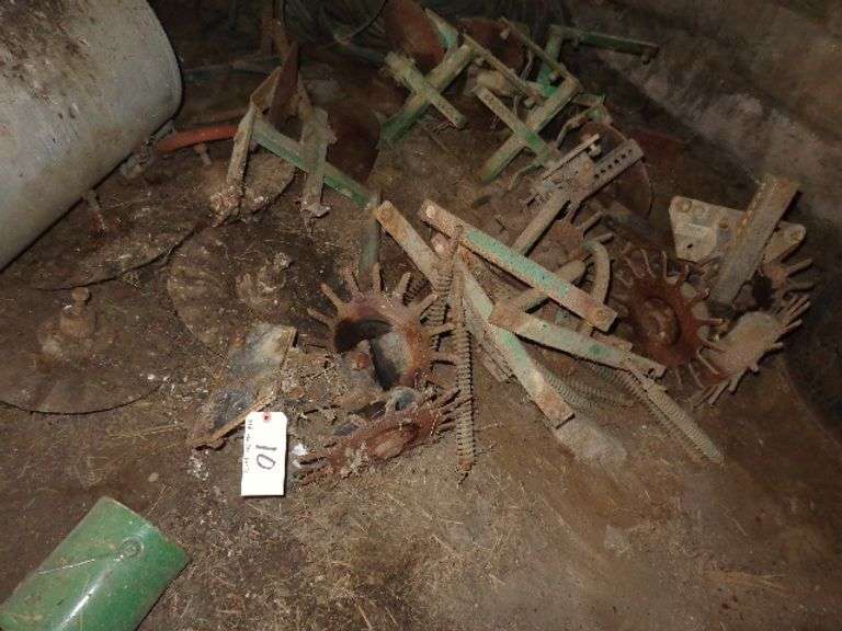 large group of John Deere planter parts