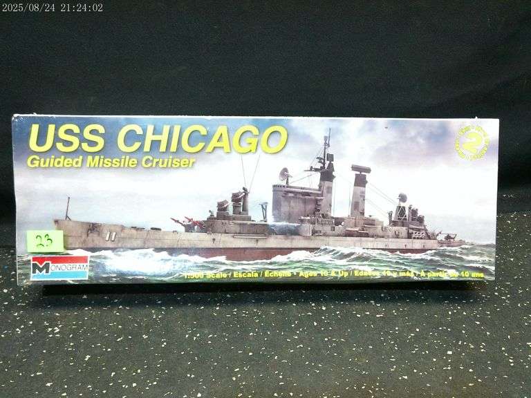 USS Chicago guided missile cruiser model, 1:500 scale