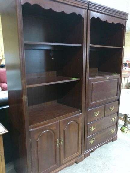 609- Pair of wooden bookshelfs, adjustable shelving and lower storage, both are 6 feet tall and 30" 