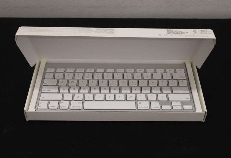 Apple Keyboard