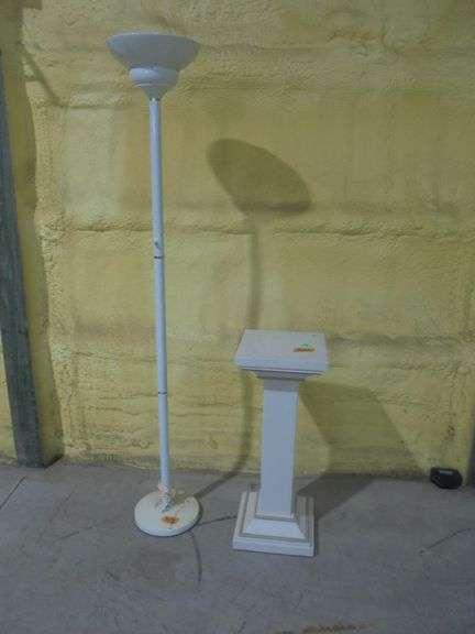 White floor lamp and plant stand. Light does work. See pictures.