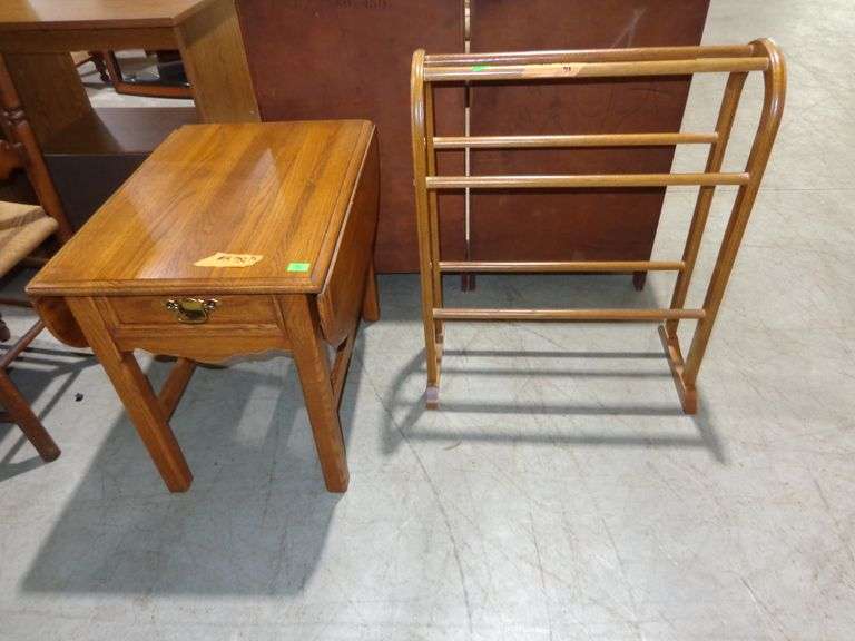 752 - oak drop leaf end table 19"W leaves down (each leaf is 8"), 26"D and oak quilt rack