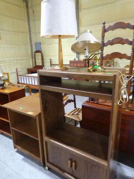 751 - 2 pieces of manufactured wooden entertainment center items and 1 small wooden base lamp and 1 