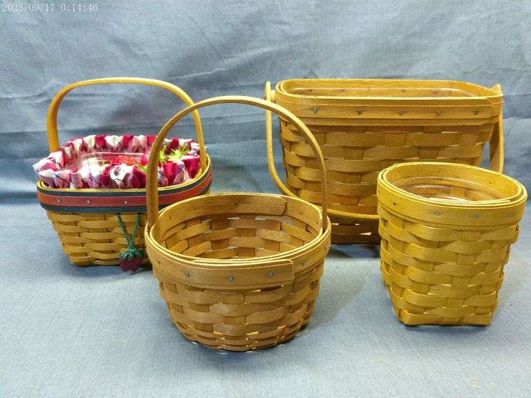 Longaberger 4 baskets-2009 strawberry, Dresden 1993, 2 small baskets
