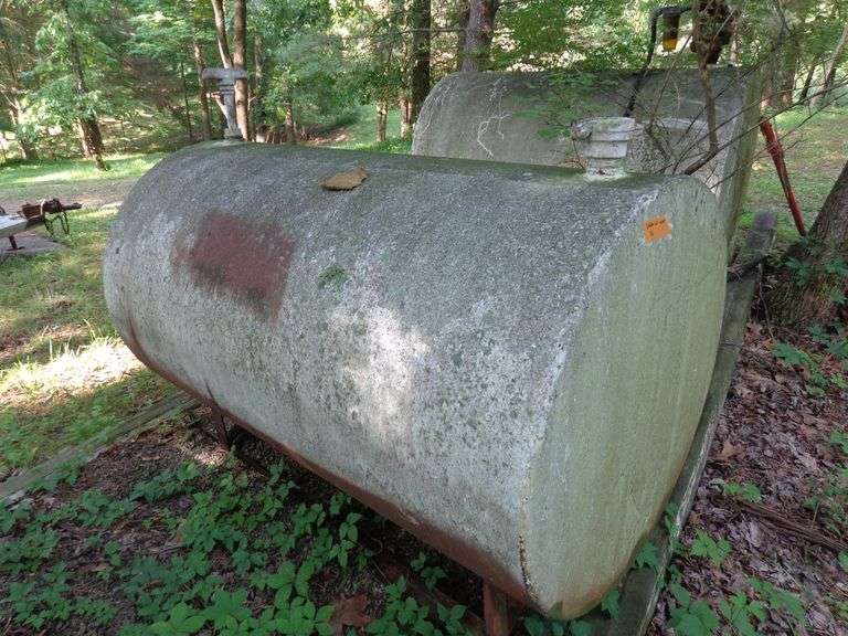 Steel tank used for waste oil, empty