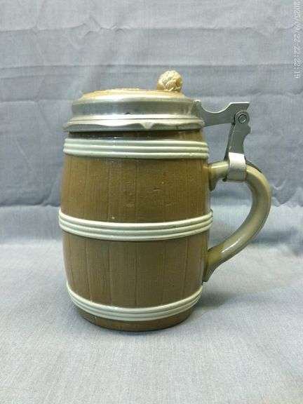Half liter Mettlach #657 stein, cracker in lid