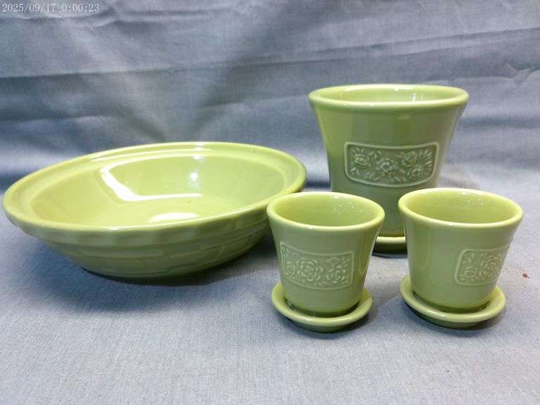 Longaberger 6" sage pie plate, 3 planters