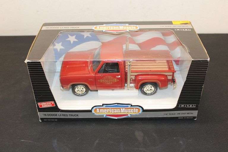 ERTL 1:18 Diecast Truck