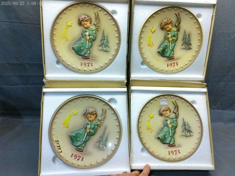 4-1971 annual Hummel plates, first edition