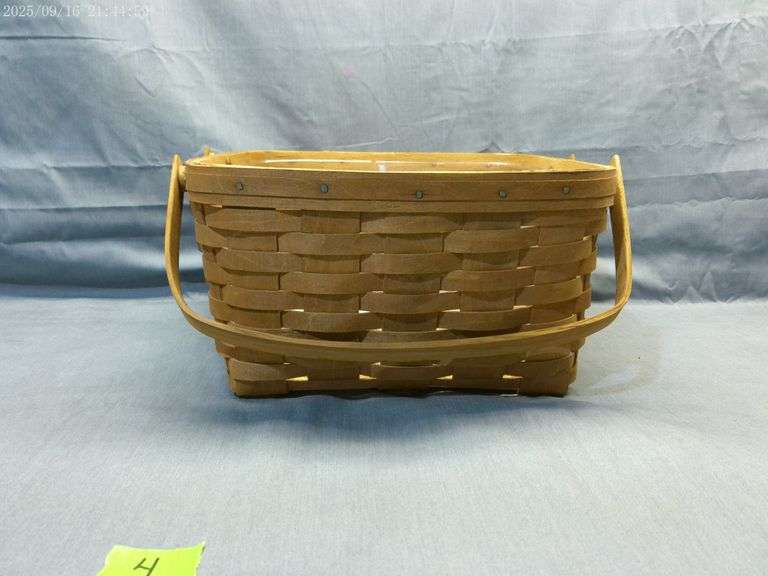 Longaberger 1986 Medium Chore basket with protector