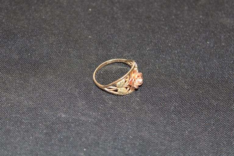 10 KT Gold Ring