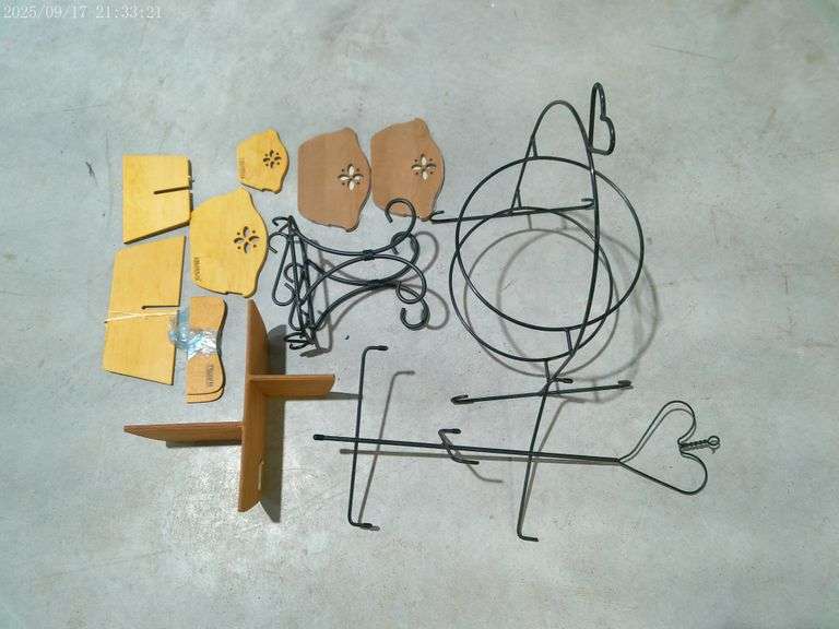 Longaberger wrought iron and wooden items