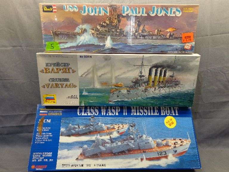 Model ships, USS John Paul Jones, Cruiser Varyag 1/350 scale, Class Wasp II Missile boat 33cm scale 