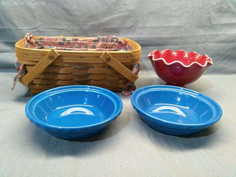 Longaberger 1988 basket with patriotic liner, protector & 2-6" cornflower pie plates & red bowl