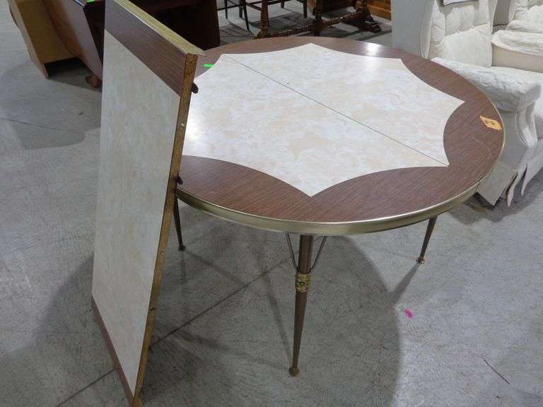 752 - retro round table with leaf
