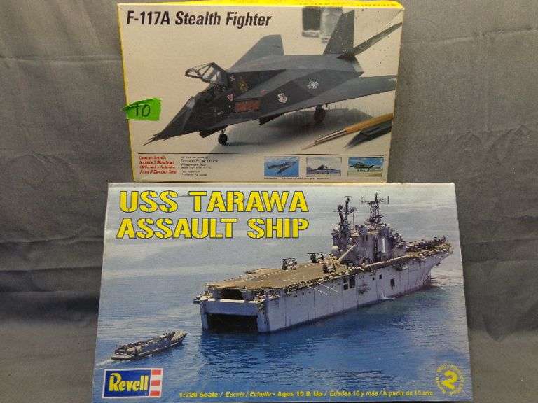 Plane and ship model, F-117A Stealth Fighter 1/72 scale, USS Tarawa 1/720