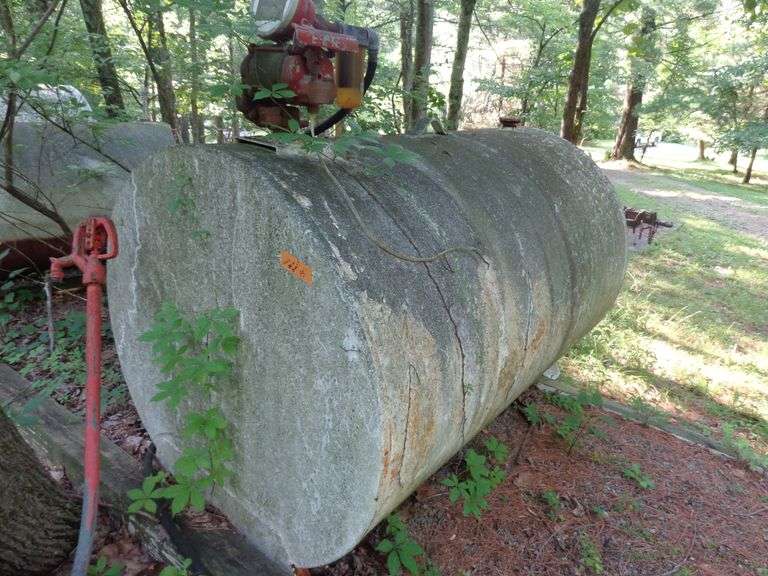 Steel gas tank with pump, gas or diesel, empty