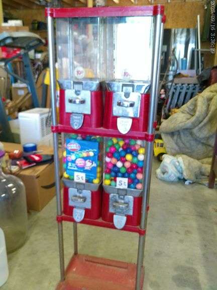 Mark I - 4 container gum-ball machine, no key but it will open