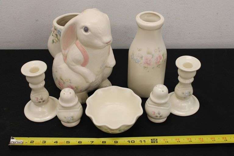 Pfaltzgraff Décor Set