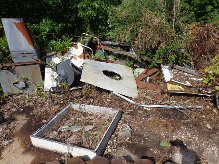 Scrap metal pile, light duty metal