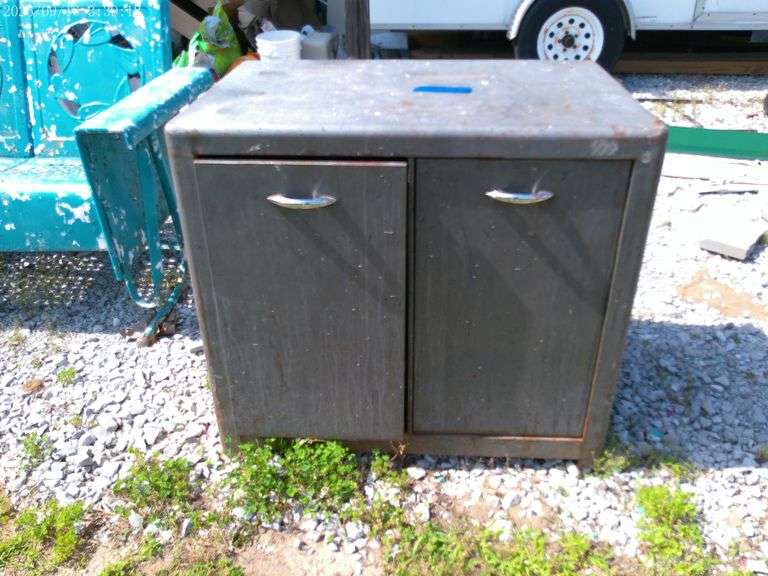 2- drawer metal cabinet 28"T x 32"W x 21"D