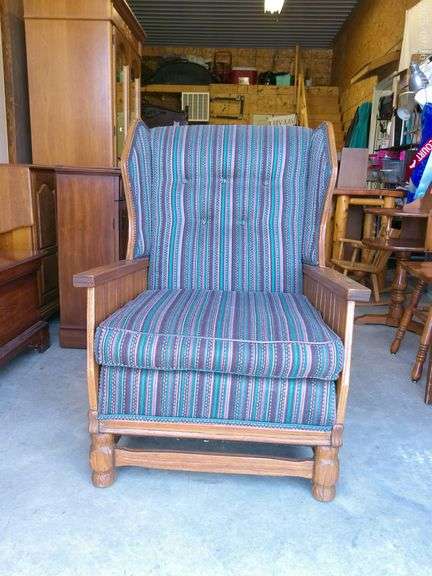 Oak chair with stripped cushion, very clean