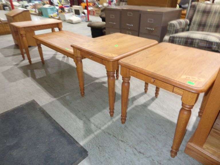 752 - 4 piece oak set - coffee table, 2 matching end tables, lamp table. Custom made from The Oak Fu