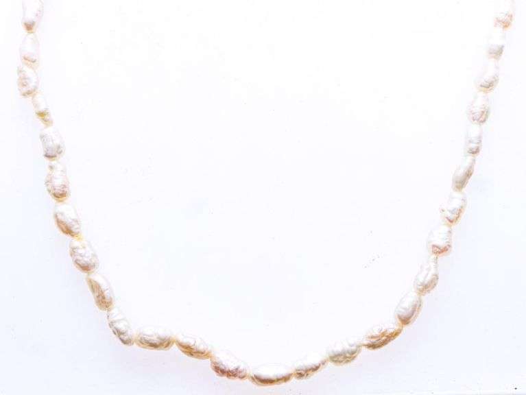 14kt Gold Freshwater Pearl Choker Length Necklace