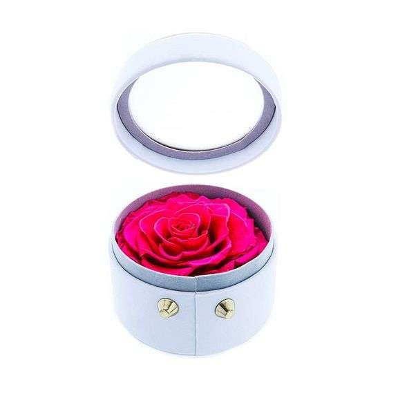 Lingna Jumbo Everlasting Love Rose

Stunning Round Gift Display Box

Box Colour May Vary- White or