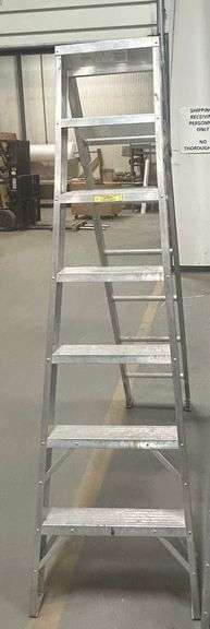 Reynolds Aluminum Industrial Ladder Grade 2 (387) Height 7FT Ext 1FT