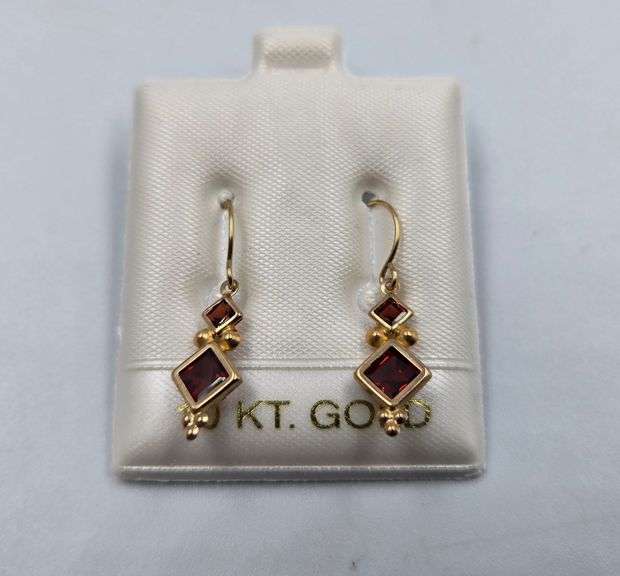 10 KT Gold and Genuine Garnet Earrings