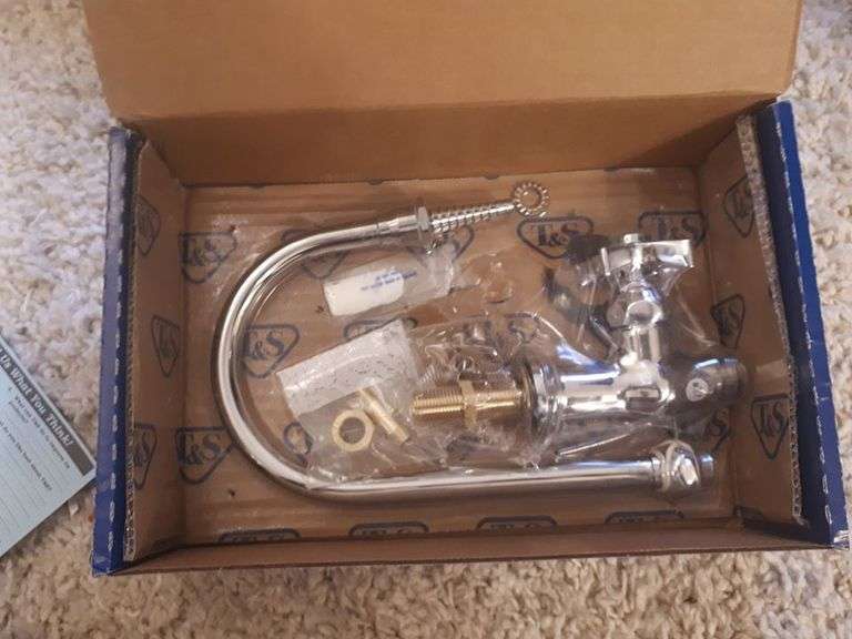 $200+ T&S Brass BL-5705-02 Lab Faucet with Single Temp, Swivel Gooseneck, Serrated Tip and 1/2-Inch 