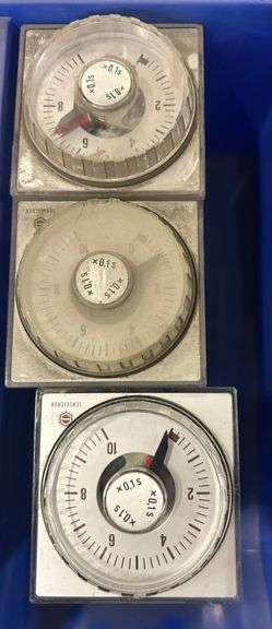 Lot 4 SCHLEICHER TYPE DZ 12-SLW TIME DELAY RELAY 0.03-1 SECONDS