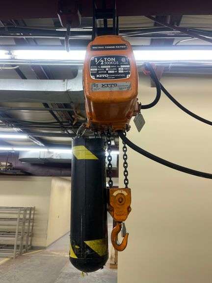 Beam Clamp and 1/2 Ton Chain Hoist