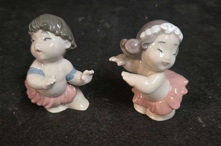 Lot of 2 Nao Collections Baby Tots  Boy and Girl Figurines