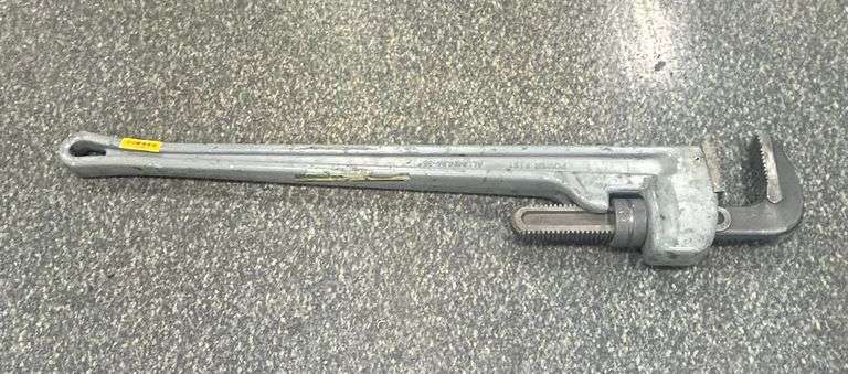 Power Fist Pipe Wrench Aluminum 36"