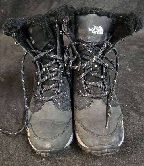 Size 8 North Face  Sneaker Boot