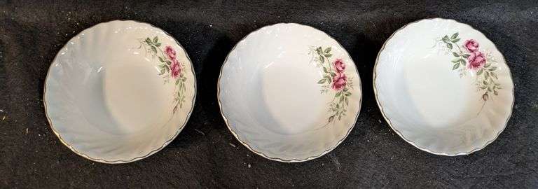 Set of Three Myott Rosita Ceramic Bowls with Floral Design