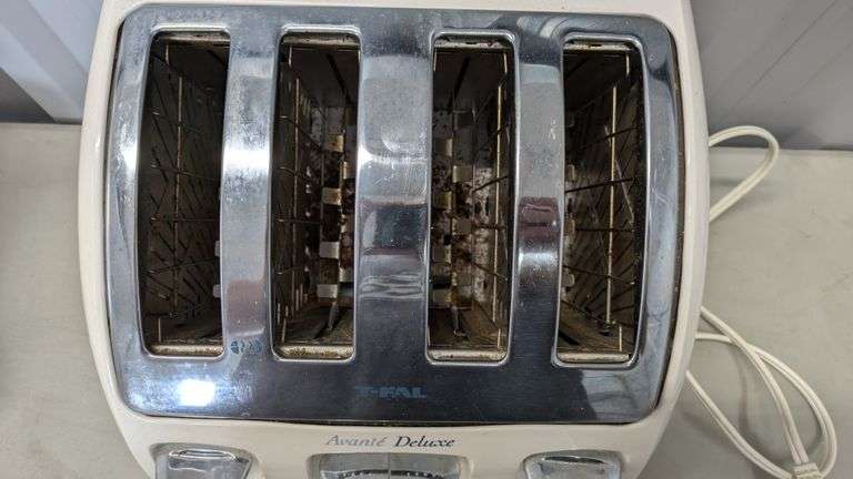 T-Fal Avante Deluxe Four-Slice Toaster