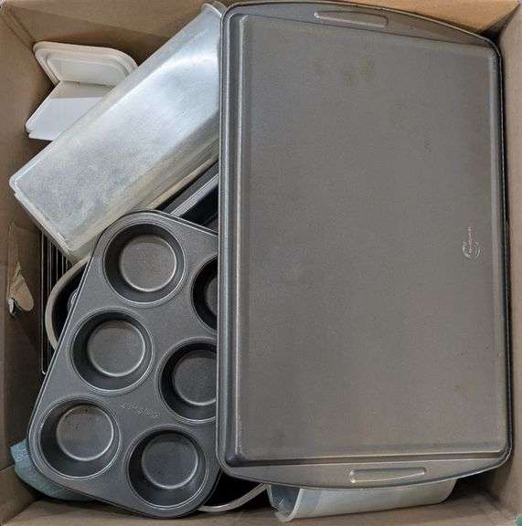 Box Lot of Assorted Kitchen Items