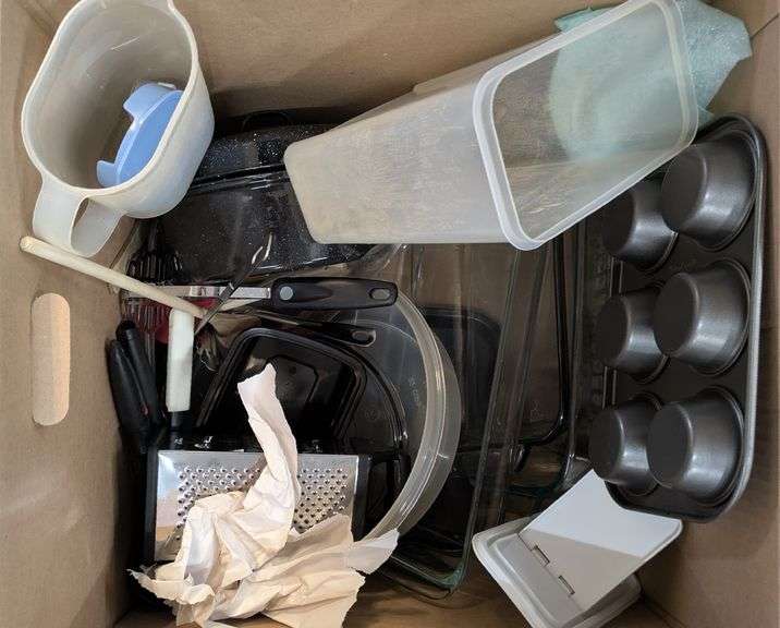 Box Lot of Assorted Kitchen Items