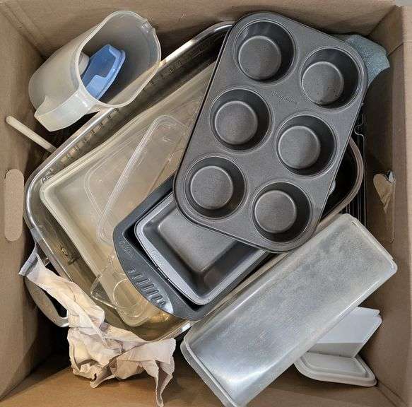 Box Lot of Assorted Kitchen Items