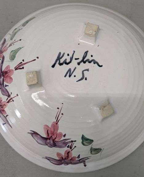 Hand-Thrown and Glazed Decorative Ceramic Bowl with Floral Design, signed by Kil-lin (NS), 8.5"W
