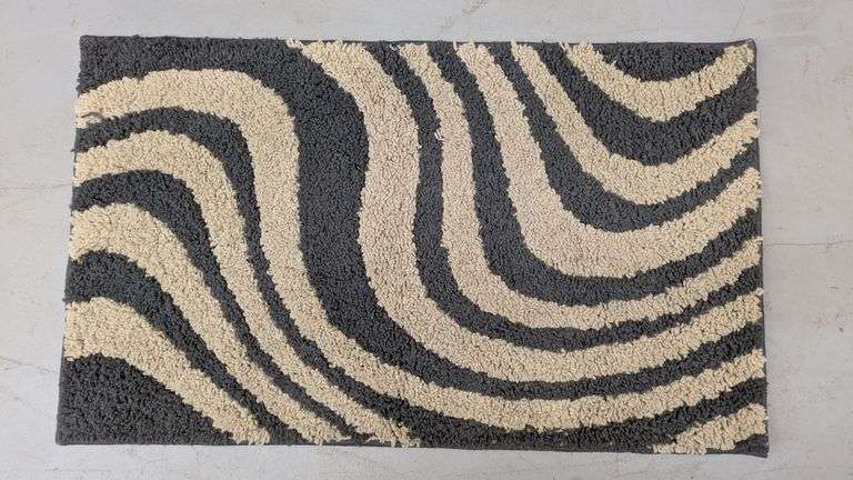 High-Pile Zebra Stripe Door Mat