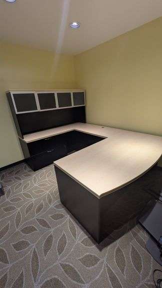 L-Shaped Office Desk with Hutch, 100"Lx 72" Wx 66"H