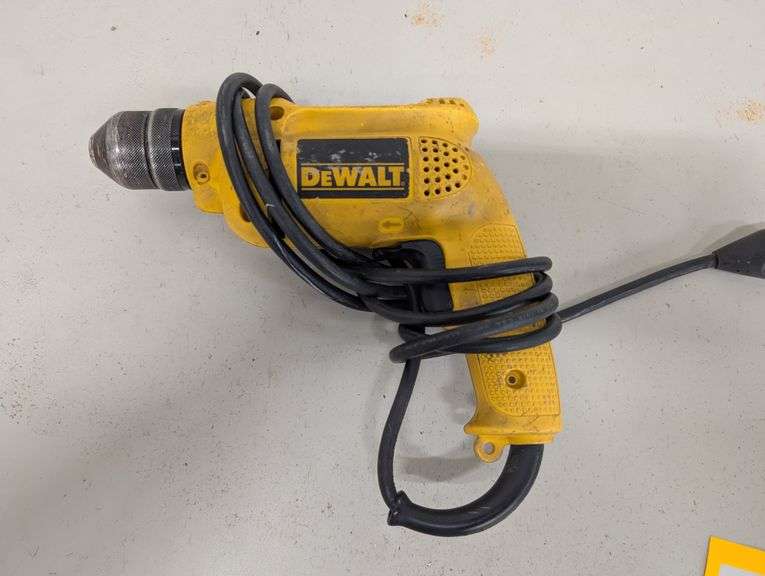 DeWalt D21009 3/8-Inch VSR Drill