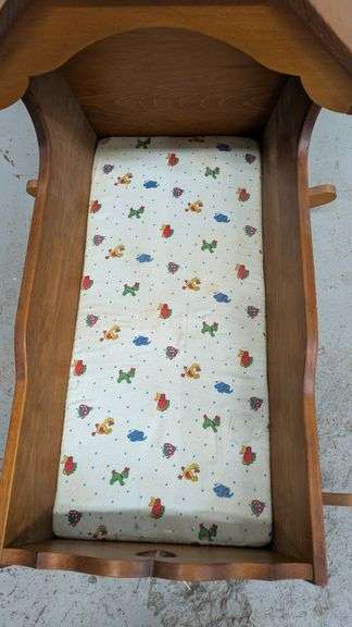 Wood Rocking Cradle, 19"L x 29"W x25"H
