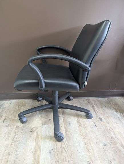 Chairs Limited Black Mid-Back Office Chair